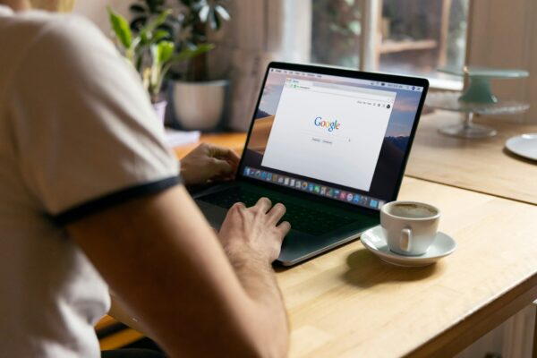 احترف الإعلانات الممولة على فيسبوك وجوجل